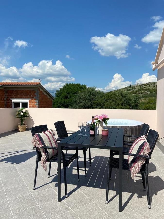 Apartman Nina Posedarje Exterior foto